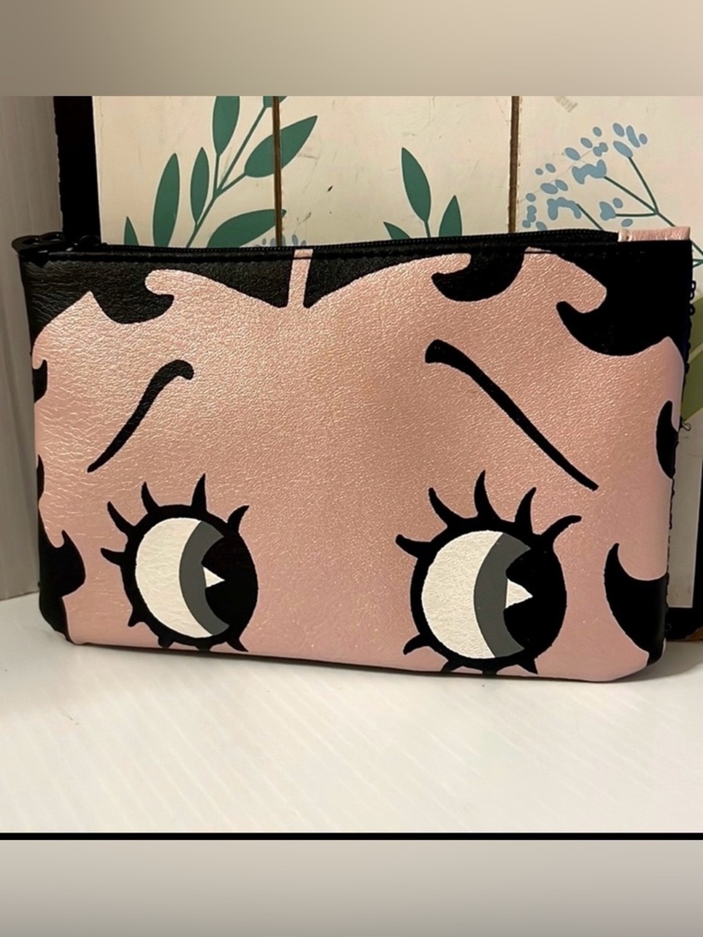 Betty Boop Black and Pink Heart Zip Pull Pouch